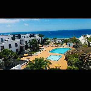 https://caleton-hercules.puertodelcarmen-hotels.org